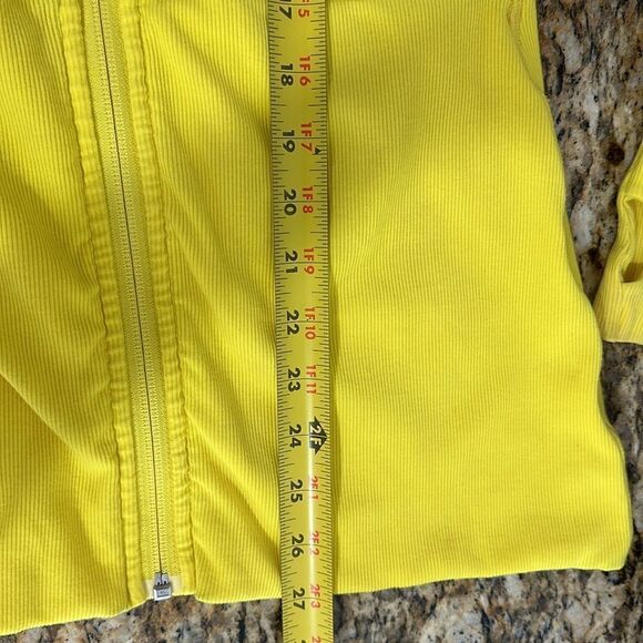 Lululemon Define Thumbholes Full Zip Slim Fit Jacket In Yellow Size 2 - Picture 5 of 6